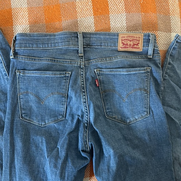 Levi 711 Skinny Jean - Picture 3 of 3